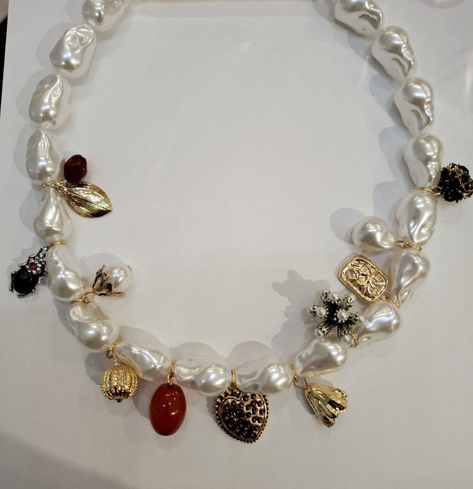 ΚΟΛΙΕ ΜΕ ΠΕΤΡΕΣ