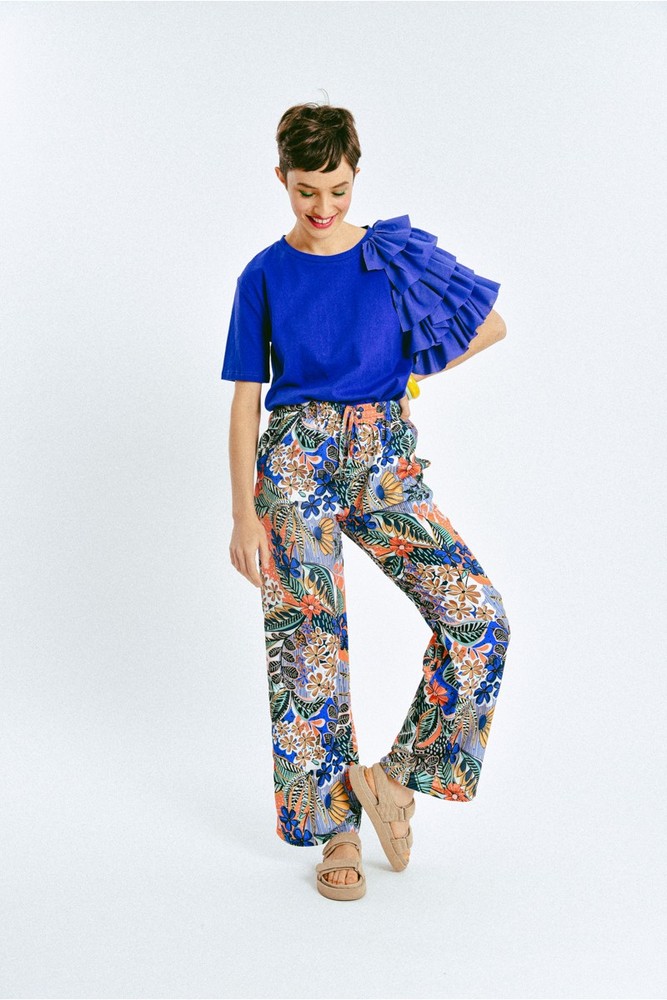 ΜΠΛΟΥΖΑ ΜΕ ΒΟΛΑΝ ΣΤΟ ΜΑΝΙΚΙ