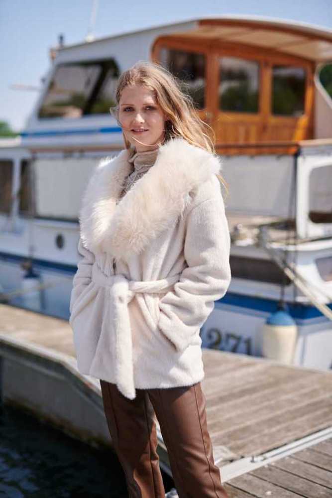 ΖΑΚΕΤΑ ΓΟΥΝΙΝΗ 