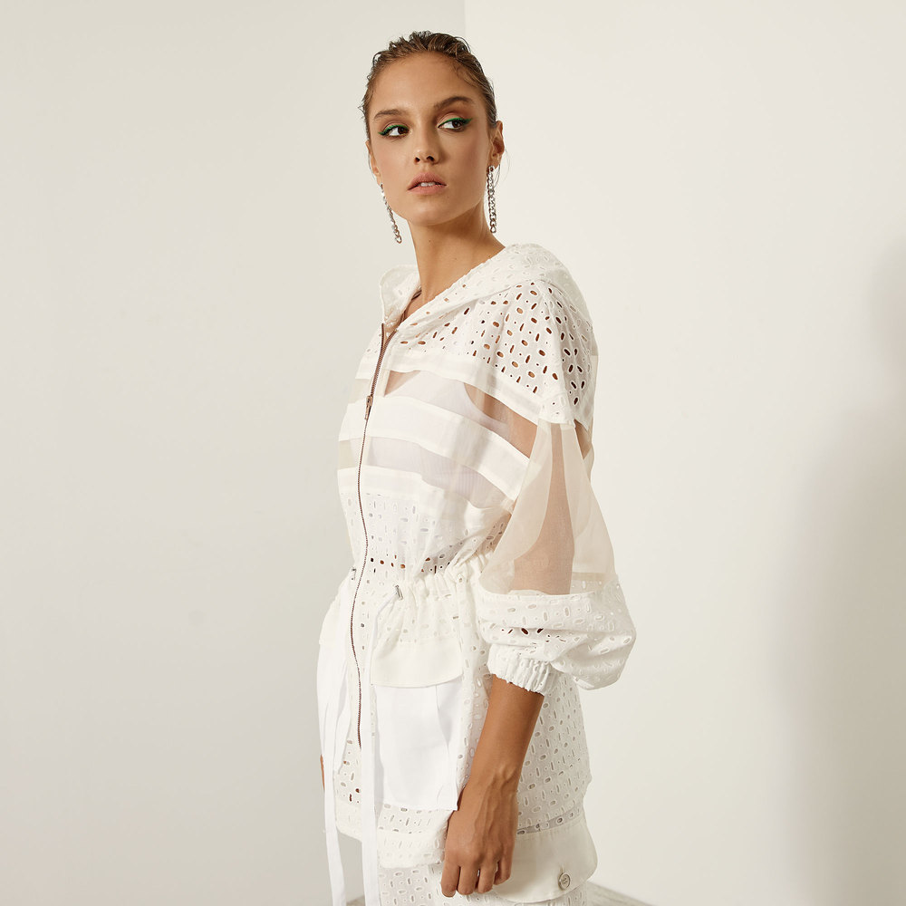 Ζακετα με broderie anglaise